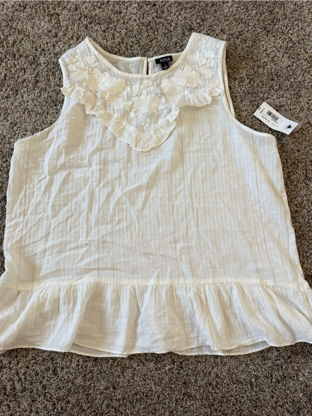 a.n.a A New Approach Women XL White Embroidered Ruffle Sleeveless Peplum Top NWT